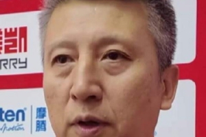 争议判罚引爆高潮?郭士强期待展现训练成果,队员放手一搏