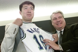 王治郅登陆NBA的关键因素:老尼尔森的三大支持
