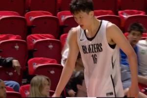 杨瀚森累得喘粗气，积极要求换人，独得18分10篮板5助攻！