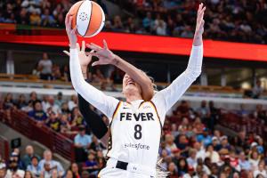 攻防转换中的策略失误:WNBA狂热如何被天空队的三招锁喉