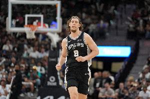 狂飙!勇士签下奥利尼克和尼昂,老将底薪引爆休赛期!