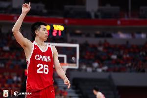 防守更佳!朱俊龙首发登场27分钟 6投1中得4分6篮板