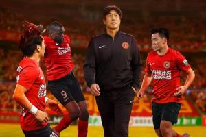 铁人与西海岸首场对决：四外援交锋！姆本扎、热菲尼奥领衔首发，阿齐兹登场