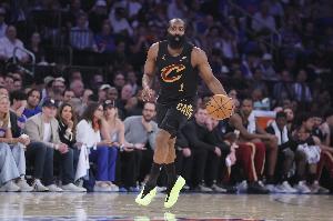 哈登数据闪耀！全明星级表现领跑三人，美国球员无缘前十