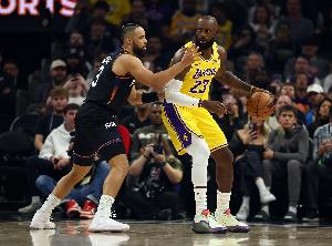 狄龙点评NBA五大频繁抱怨球员:东契奇、库里、詹姆斯、JJJ、字母哥