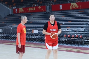 争议判罚成转折？中国女篮与尼日利亚激战正酣