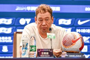 申花管理层应对斯卢茨基辞职准备不足，吴金贵回归路途遥远