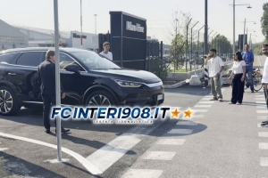 记者:斯通斯已抵达米兰城,将完成加入国米手续