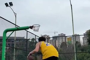 邓肯要是投这个篮筐，还能是公认的历史第一大前吗